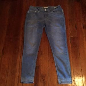 Donated to Eaton Fire Evacuees- Levi's Periwinkle Leggings W31 L30